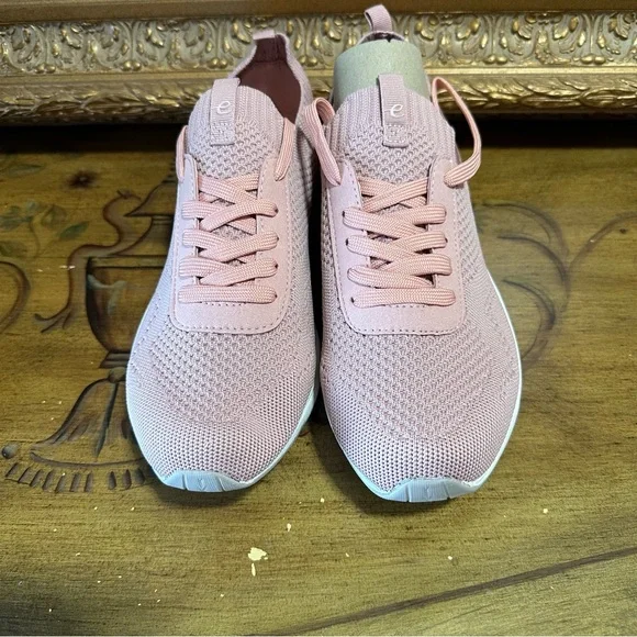 Easy Spirit Tahlor womens Sneaker Shoes Purple Pink Brand New Ladies - Picture 2 of 11